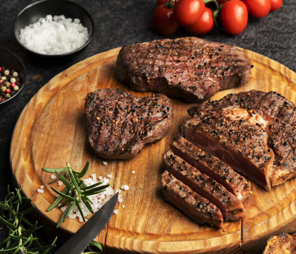 Wysmażone steki wołowe od Zakładów Mięsnych Zakrzewscy