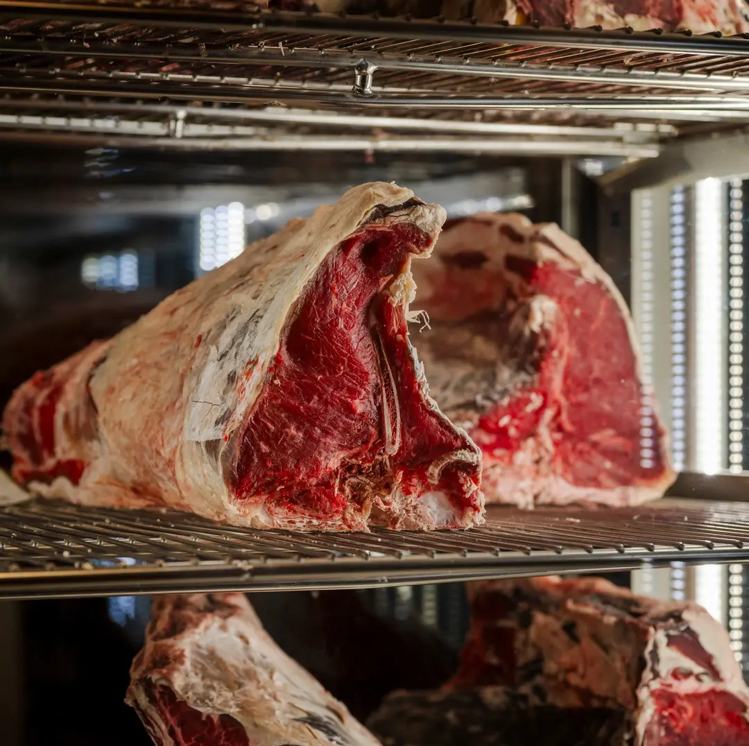 Dojrzewanie wołowiny: poznaj proces sezonowania mięsa